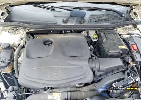 2016 Mercedes-Benz Gla 250 z USA, uszkodzony, nr VIN WDCTG4EB2GJ240238